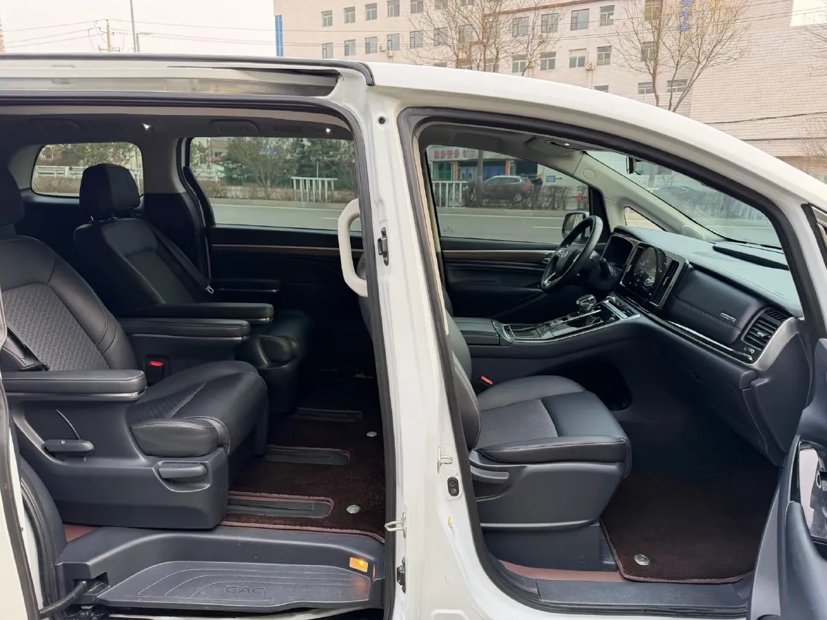 2021 GAC Trumpchi M8 2.0T 252HP L4 8AT,autocango,china used car exporter,china ev exporter,chinese used car exporter,chinese used ev exporter