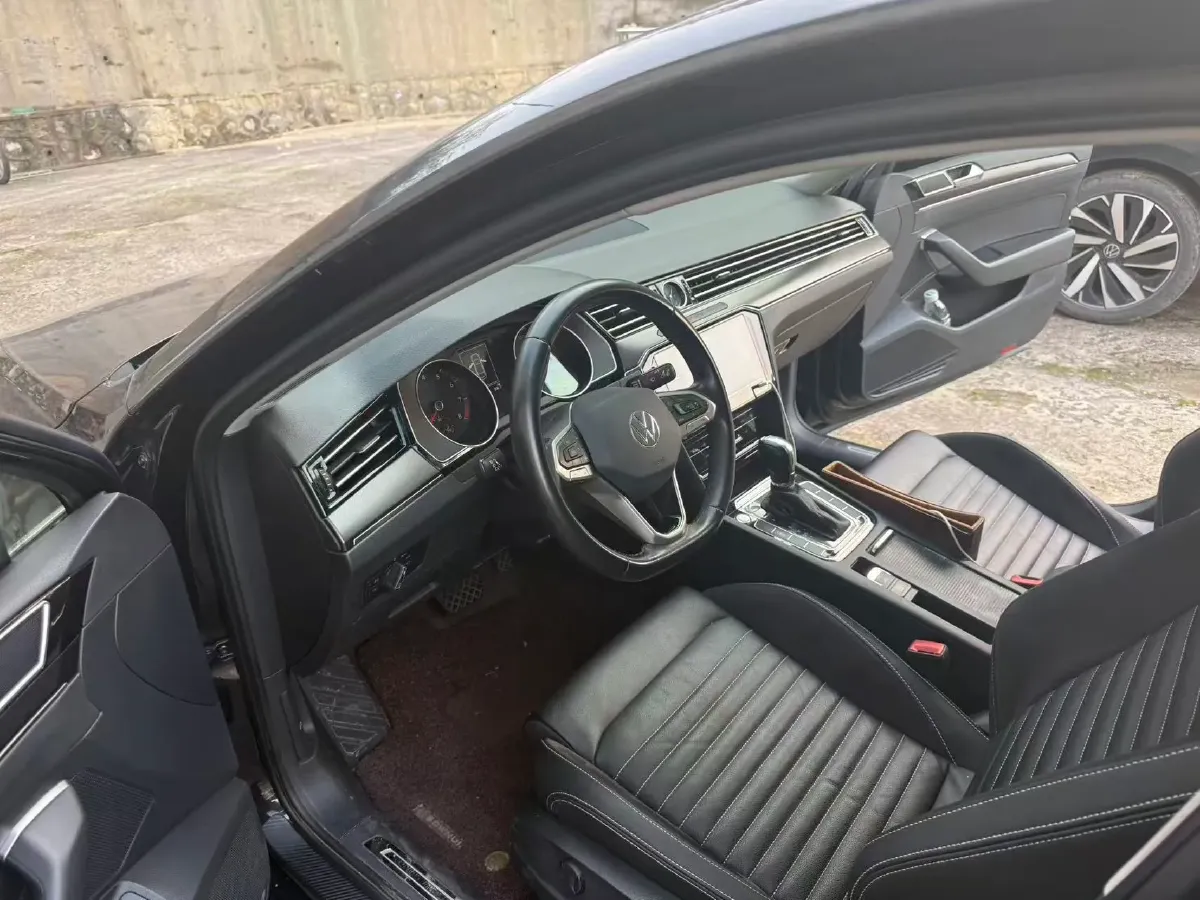 2020 Volkswagen Magotan 2.0T 186HP L4 7DCT,autocango,china used car exporter,china ev exporter,chinese used car exporter,chinese used ev exporter