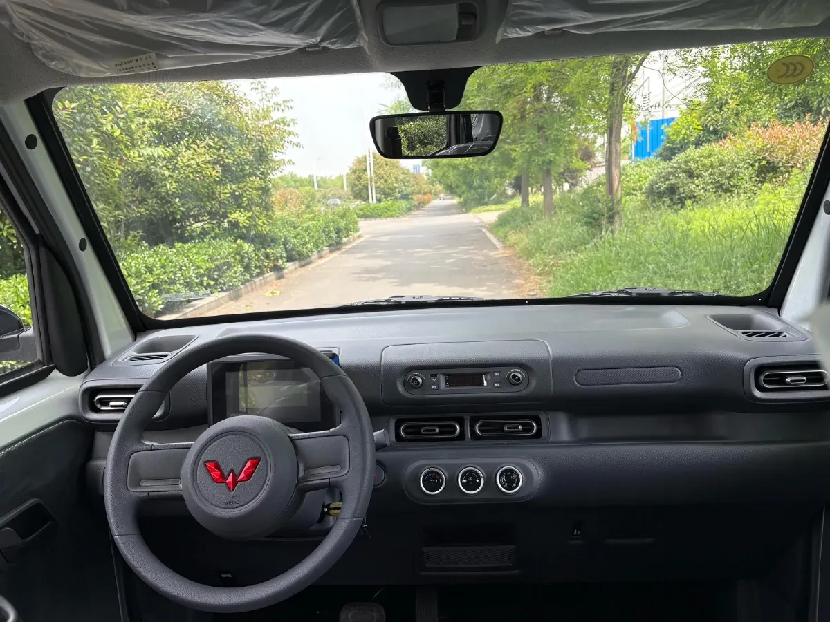 2025 WuLing ZhiGuang BEV 17.7KWH,autocango,china used car exporter,china ev exporter,chinese used car exporter,chinese used ev exporter