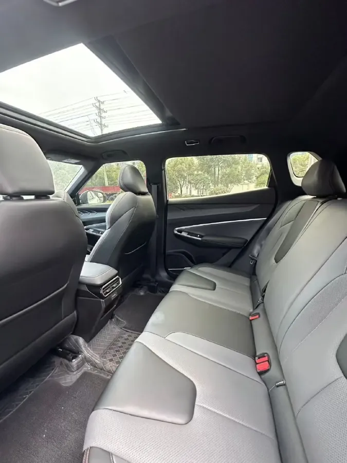 2024 Geely Emgrand L HiP 1.5T 181HP L4 3DHT PHEV 15.5KWH,autocango,china used car exporter,china ev exporter,chinese used car exporter,chinese used ev exporter