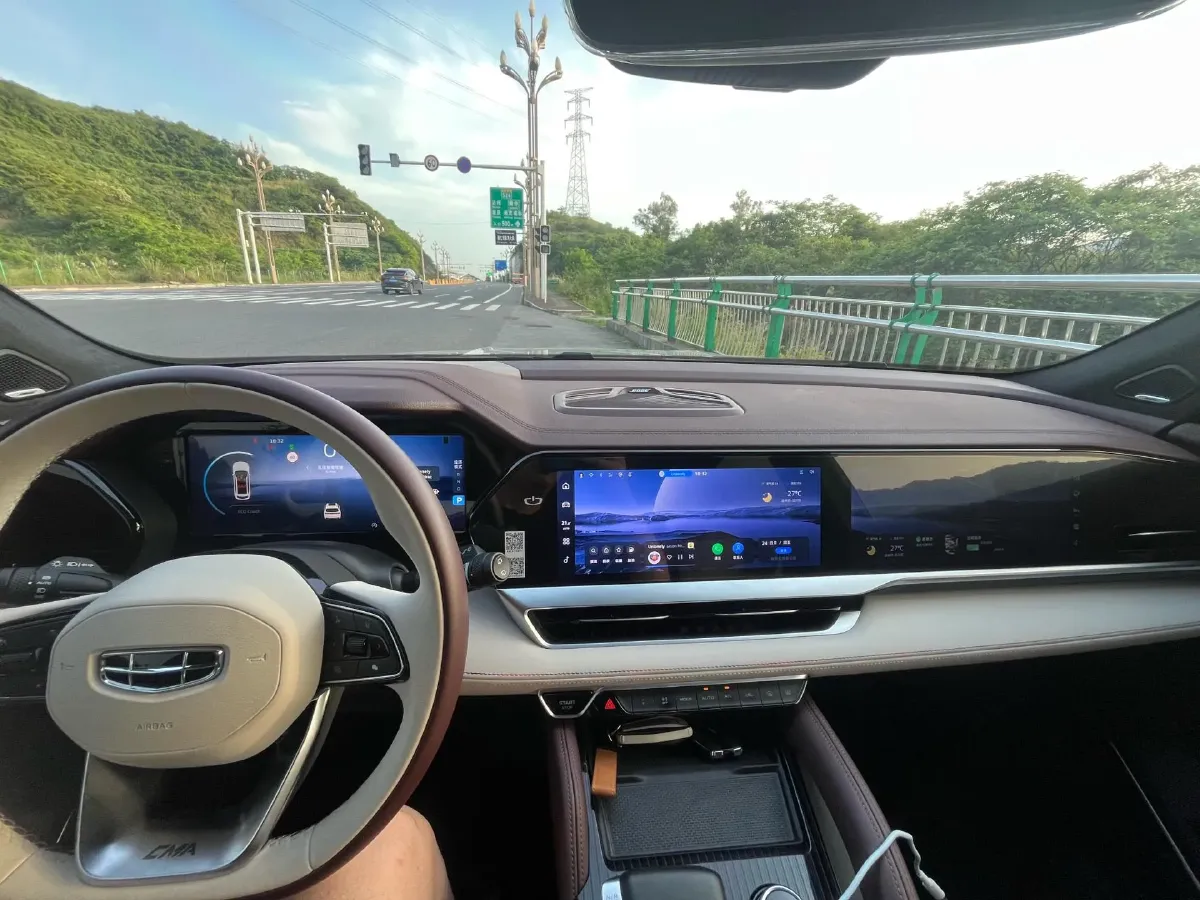 2021 Geely Monjaro 2.0T 218HP L4 7DCT,autocango,china used car exporter,china ev exporter,chinese used car exporter,chinese used ev exporter