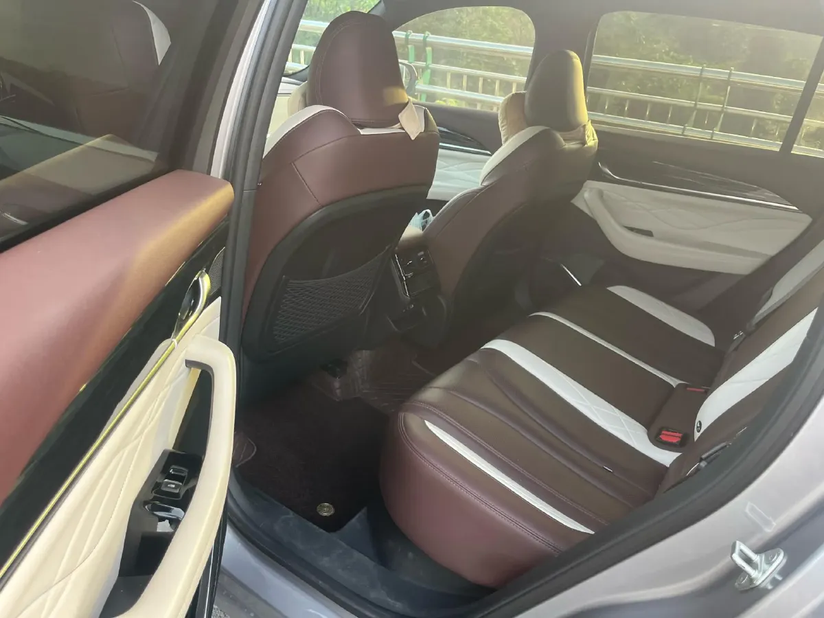 2021 Geely Monjaro 2.0T 218HP L4 7DCT,autocango,china used car exporter,china ev exporter,chinese used car exporter,chinese used ev exporter