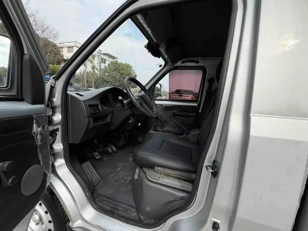 2019 WuLing RongGuang Mini Truck 1.5L 107HP L4 5MT,autocango,china used car exporter,china ev exporter,chinese used car exporter,chinese used ev exporter