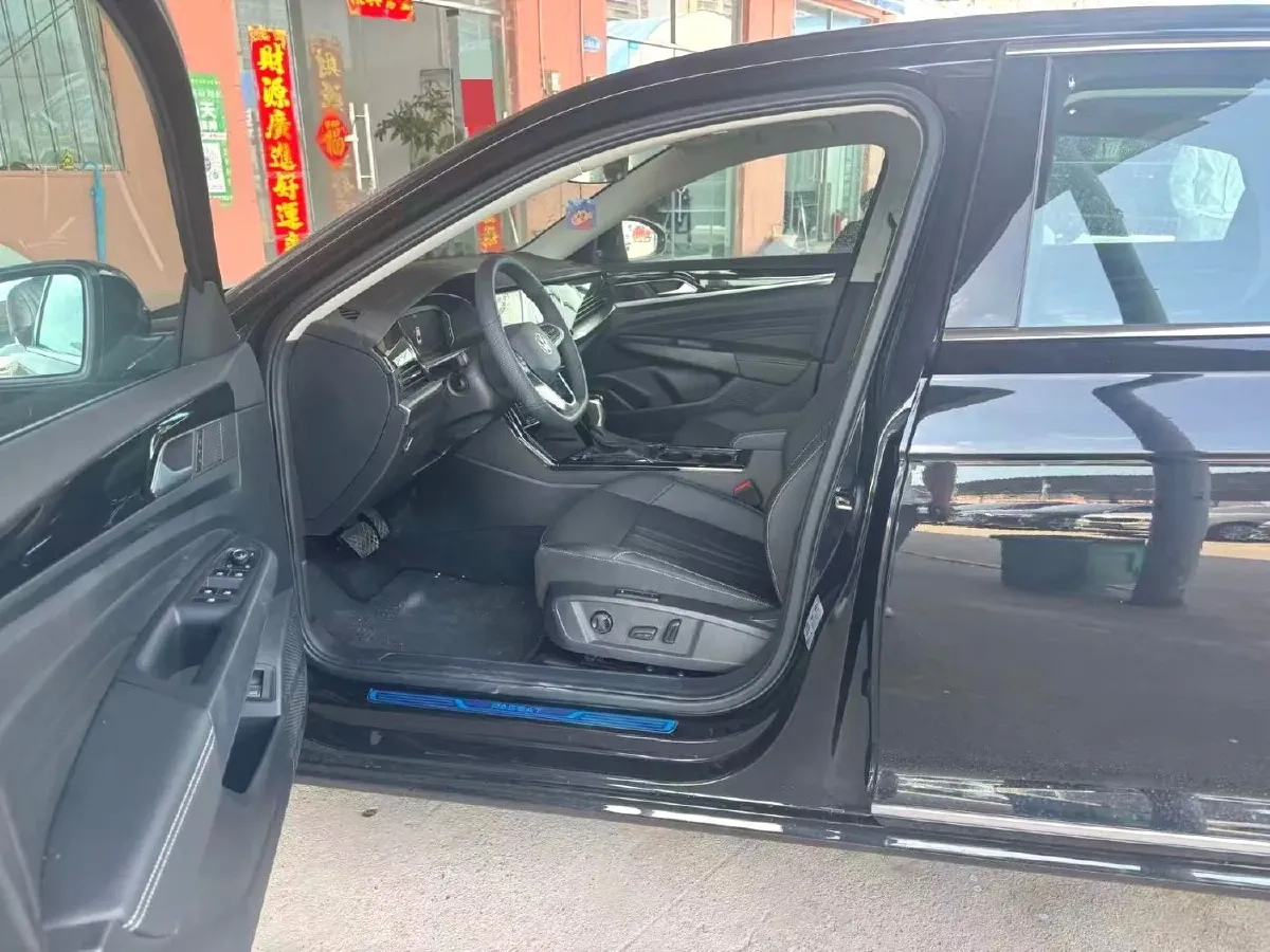 2025 Volkswagen Passat 2.0T 220HP L4 7DCT,autocango,china used car exporter,china ev exporter,chinese used car exporter,chinese used ev exporter