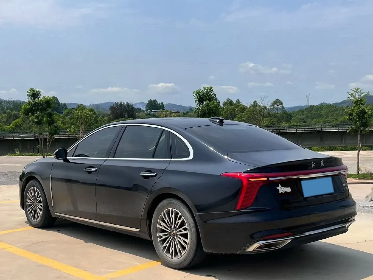 2023 HongQi H5 2.0T 224HP L4 8AT,autocango,china used car exporter,china ev exporter,chinese used car exporter,chinese used ev exporter