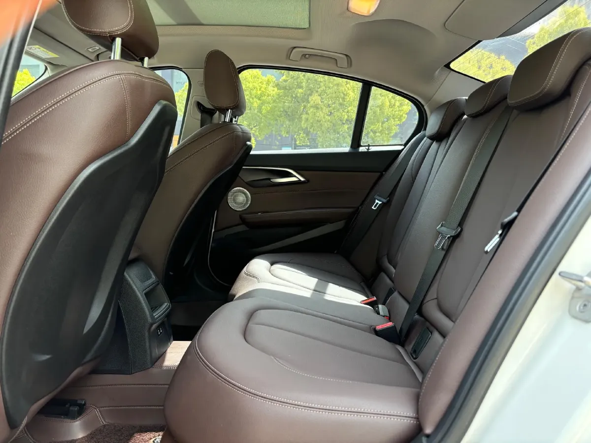 2021 BMW 1 Series 1.5T 140HP L3 7DCT,autocango,china used car exporter,china ev exporter,chinese used car exporter,chinese used ev exporter