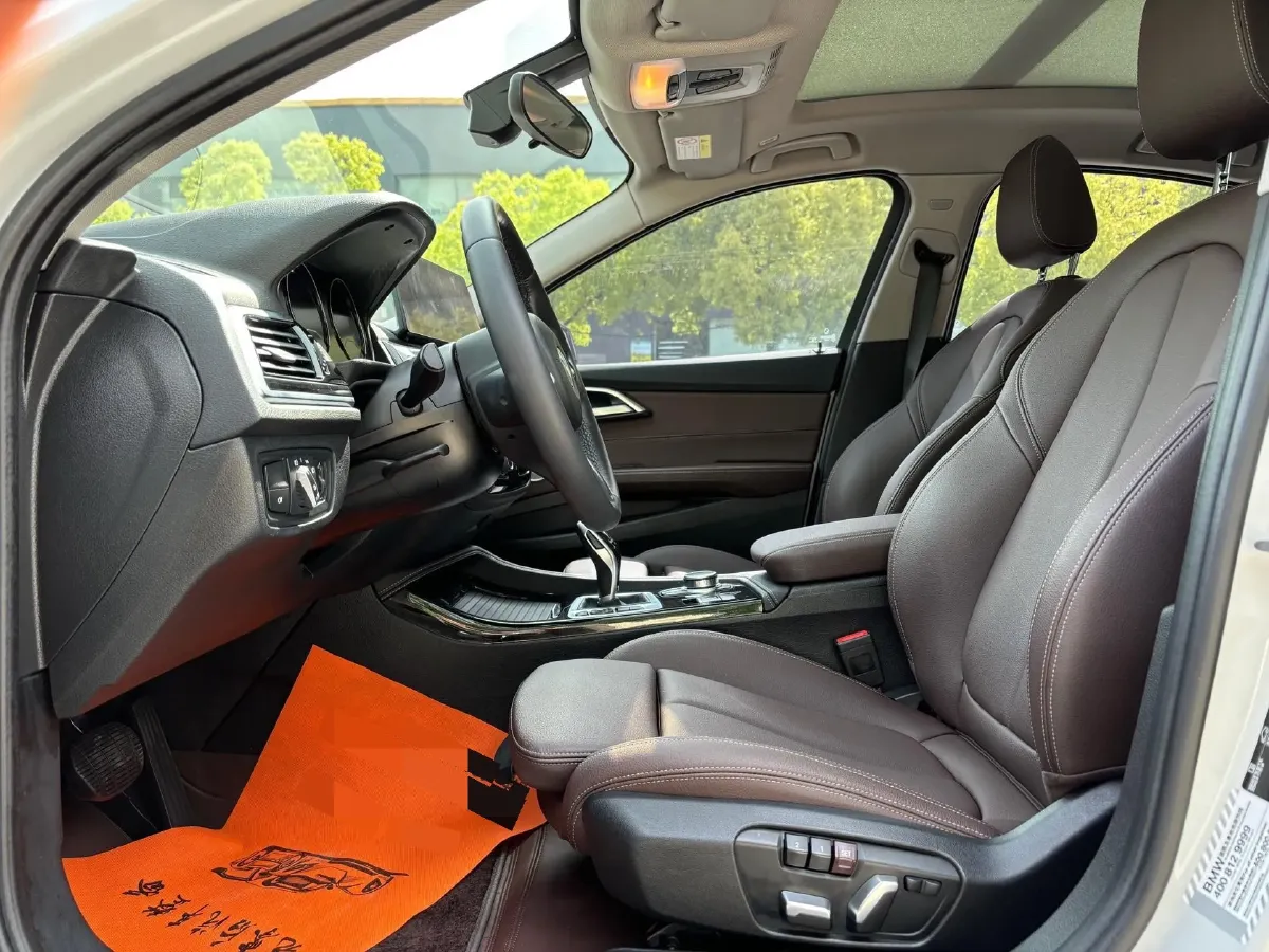 2021 BMW 1 Series 1.5T 140HP L3 7DCT,autocango,china used car exporter,china ev exporter,chinese used car exporter,chinese used ev exporter