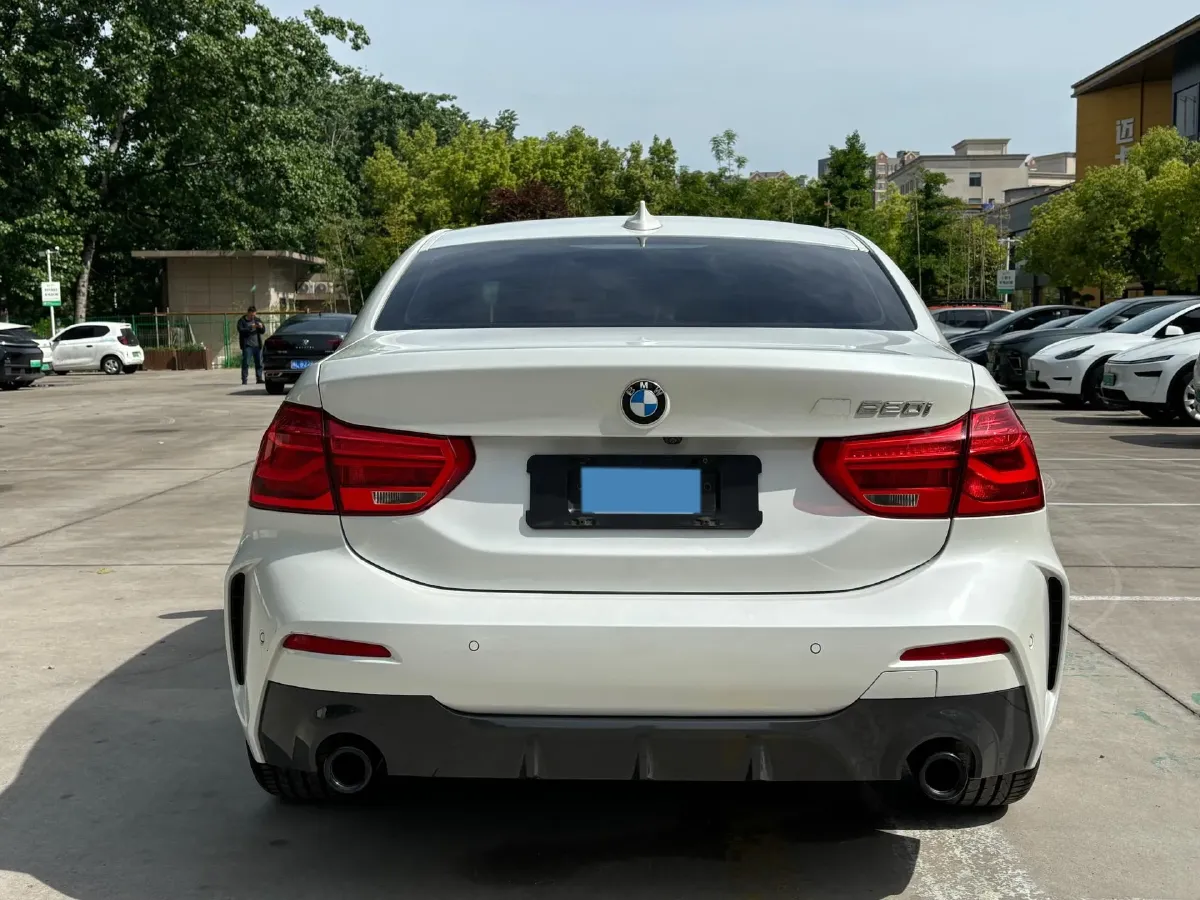 2021 BMW 1 Series 1.5T 140HP L3 7DCT,autocango,china used car exporter,china ev exporter,chinese used car exporter,chinese used ev exporter