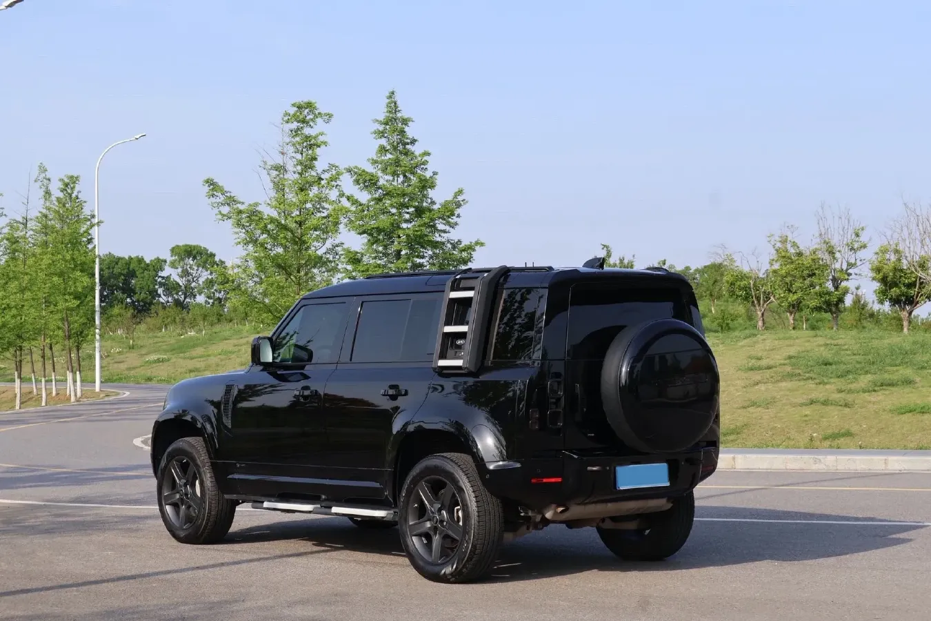 2021 Land Rover Defender 3.0T 400HP L6 8AT,autocango,china used car exporter,china ev exporter,chinese used car exporter,chinese used ev exporter