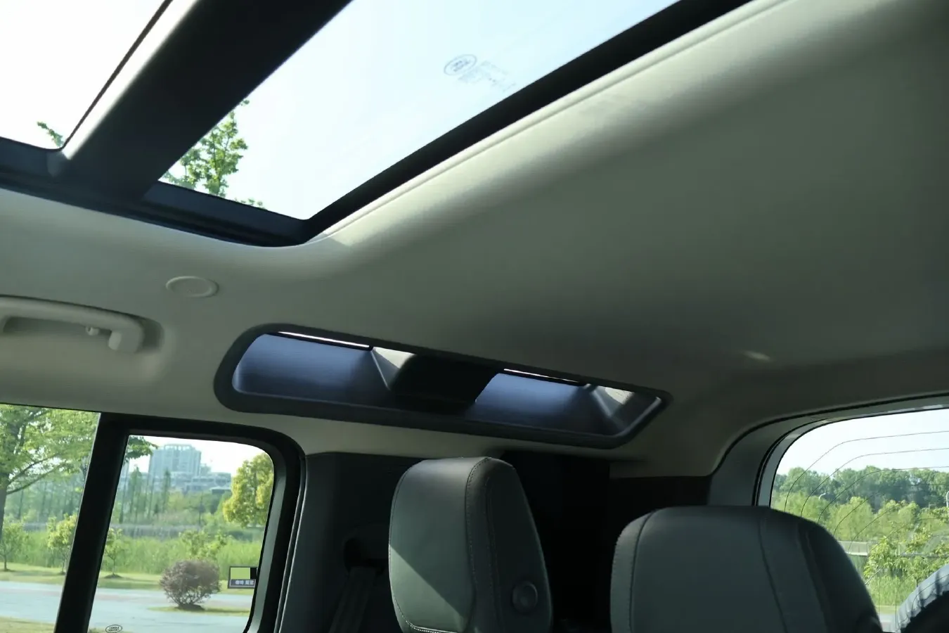 2021 Land Rover Defender 3.0T 400HP L6 8AT,autocango,china used car exporter,china ev exporter,chinese used car exporter,chinese used ev exporter