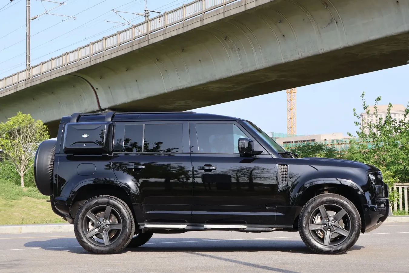 2021 Land Rover Defender 3.0T 400HP L6 8AT,autocango,china used car exporter,china ev exporter,chinese used car exporter,chinese used ev exporter