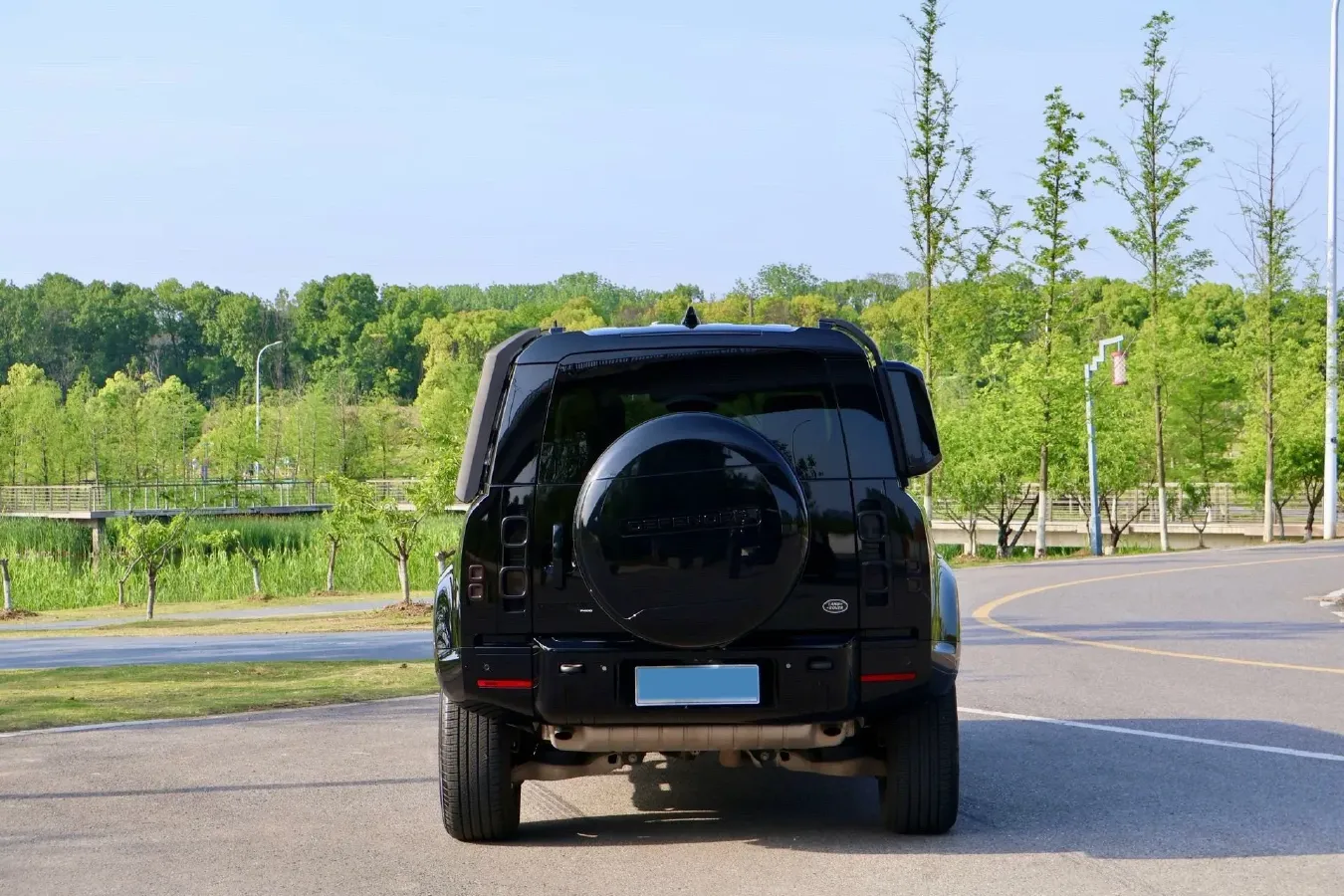 2021 Land Rover Defender 3.0T 400HP L6 8AT,autocango,china used car exporter,china ev exporter,chinese used car exporter,chinese used ev exporter