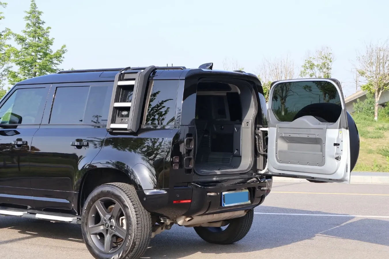 2021 Land Rover Defender 3.0T 400HP L6 8AT,autocango,china used car exporter,china ev exporter,chinese used car exporter,chinese used ev exporter