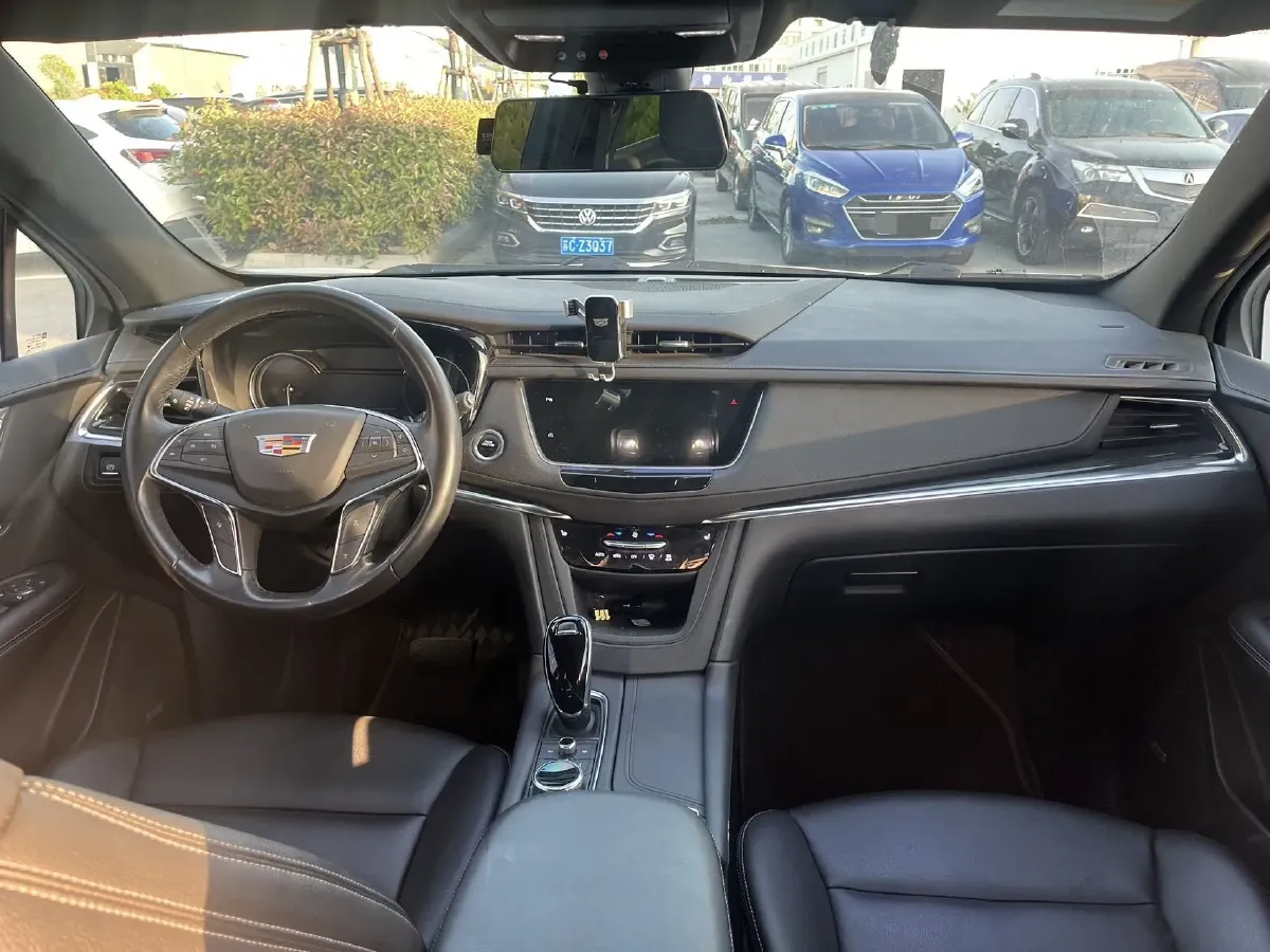 2021 Cadillac XT5 2.0T 237HP L4 9AT,autocango,china used car exporter,china ev exporter,chinese used car exporter,chinese used ev exporter