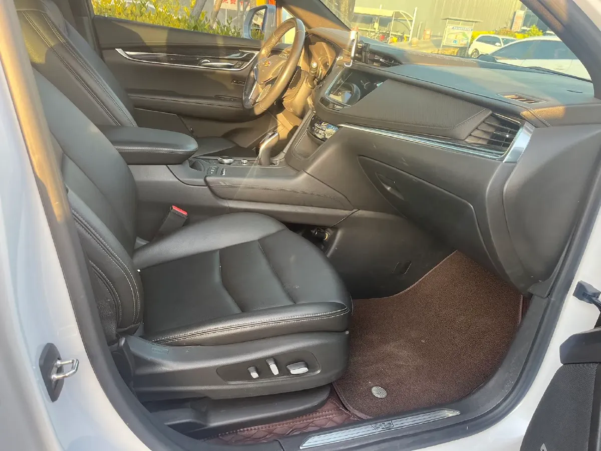 2021 Cadillac XT5 2.0T 237HP L4 9AT,autocango,china used car exporter,china ev exporter,chinese used car exporter,chinese used ev exporter