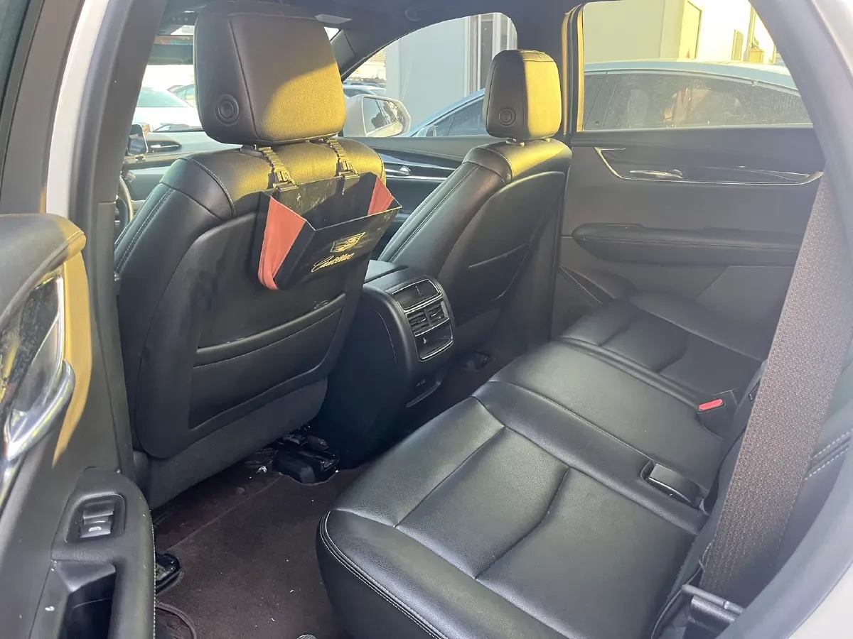 2021 Cadillac XT5 2.0T 237HP L4 9AT,autocango,china used car exporter,china ev exporter,chinese used car exporter,chinese used ev exporter