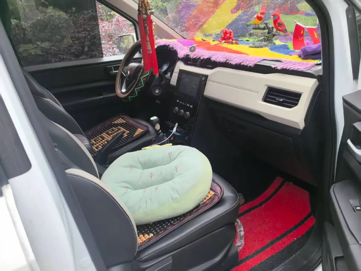 2021 WuLing ZhengChen 1.5T 147HP L4 6MT,autocango,china used car exporter,china ev exporter,chinese used car exporter,chinese used ev exporter