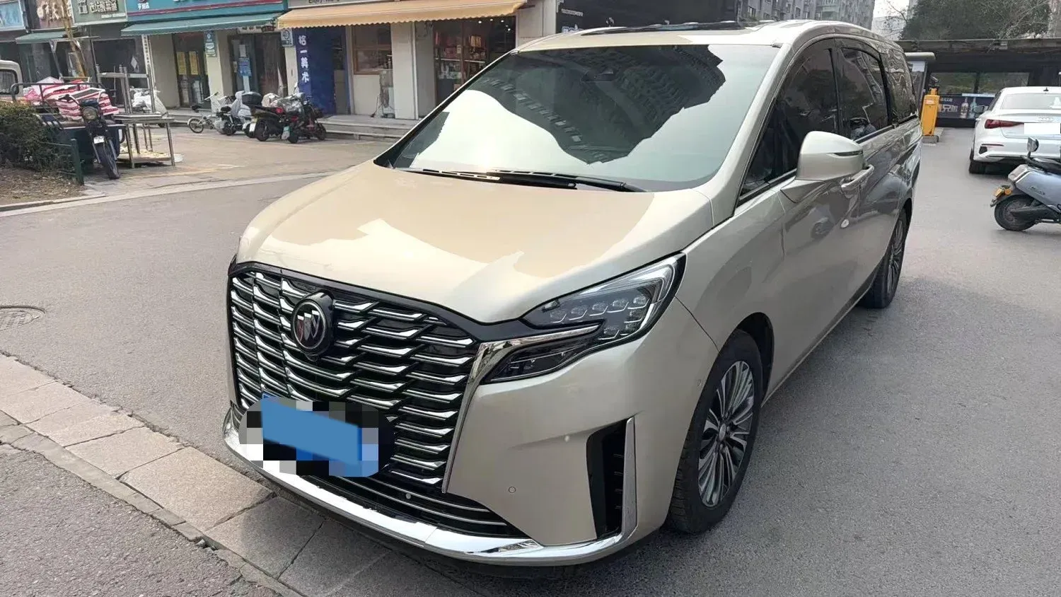 2022 Buick GL8 2.0T 237HP L4 9AT,autocango,china used car exporter,china ev exporter,chinese used car exporter,chinese used ev exporter
