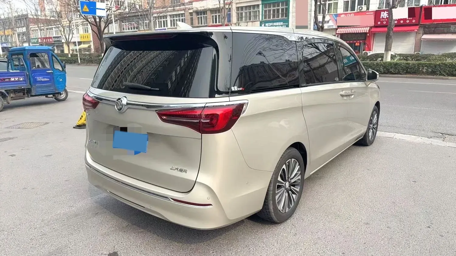 2022 Buick GL8 2.0T 237HP L4 9AT,autocango,china used car exporter,china ev exporter,chinese used car exporter,chinese used ev exporter