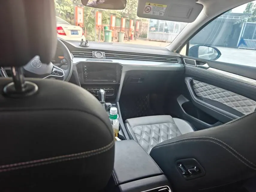 2023 Volkswagen Magotan 2.0T 186HP L4 7DCT,autocango,china used car exporter,china ev exporter,chinese used car exporter,chinese used ev exporter