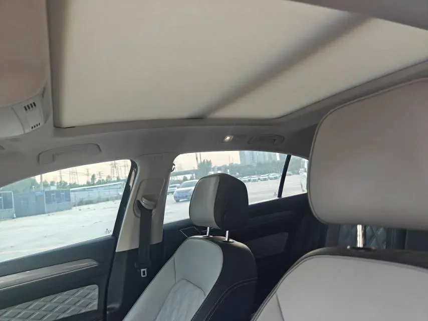 2023 Volkswagen Magotan 2.0T 186HP L4 7DCT,autocango,china used car exporter,china ev exporter,chinese used car exporter,chinese used ev exporter