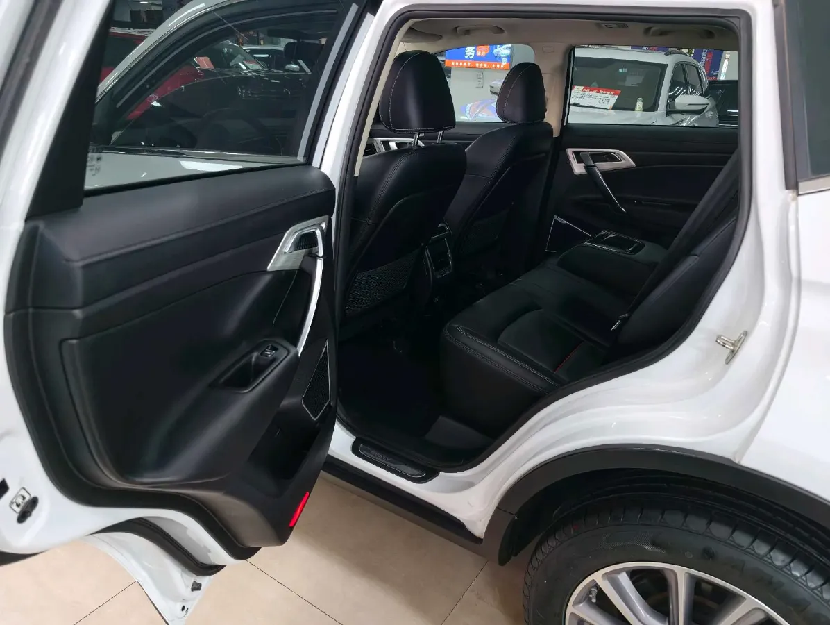 2020 Roewe i6 1.5T 169HP L4 7DCT,autocango,china used car exporter,china ev exporter,chinese used car exporter,chinese used ev exporter