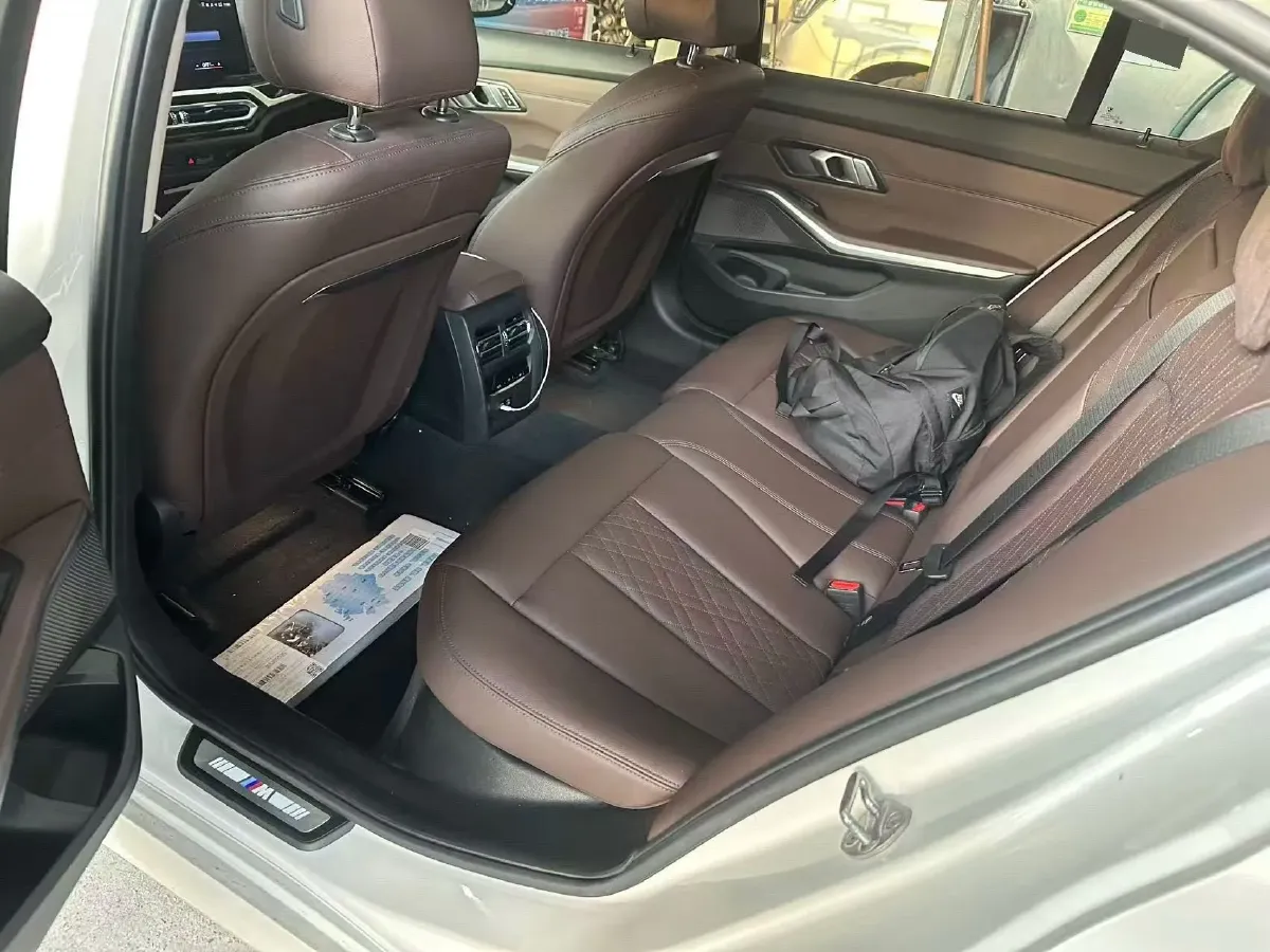 2023 BMW 3 Series 2.0T 156HP L4 8AT,autocango,china used car exporter,china ev exporter,chinese used car exporter,chinese used ev exporter