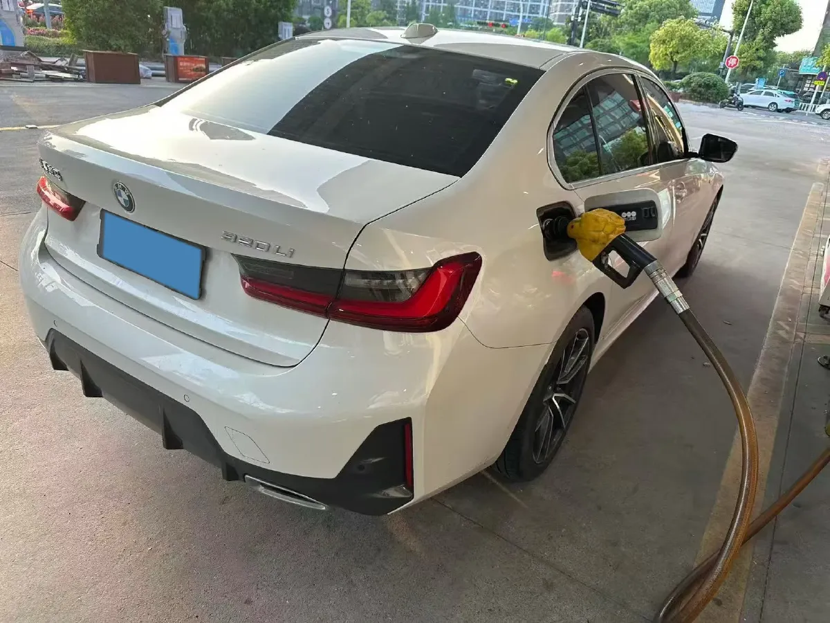 2023 BMW 3 Series 2.0T 156HP L4 8AT,autocango,china used car exporter,china ev exporter,chinese used car exporter,chinese used ev exporter