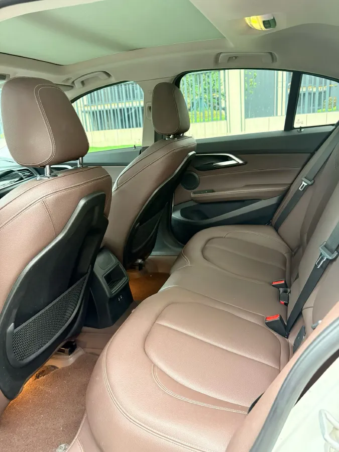 2020 BMW 1 Series 1.5T 140HP L3 7DCT,autocango,china used car exporter,china ev exporter,chinese used car exporter,chinese used ev exporter