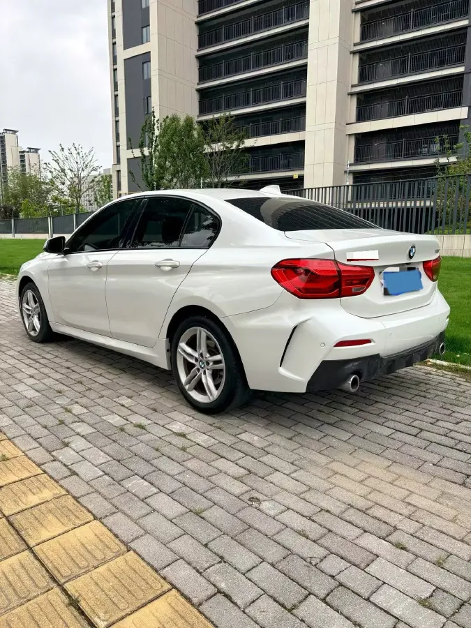 2020 BMW 1 Series 1.5T 140HP L3 7DCT,autocango,china used car exporter,china ev exporter,chinese used car exporter,chinese used ev exporter