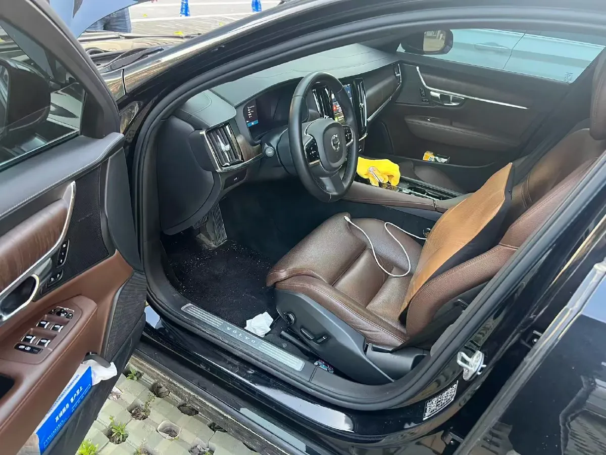 2024 Volvo S90 2.0T 250HP L4 8AT,autocango,china used car exporter,china ev exporter,chinese used car exporter,chinese used ev exporter