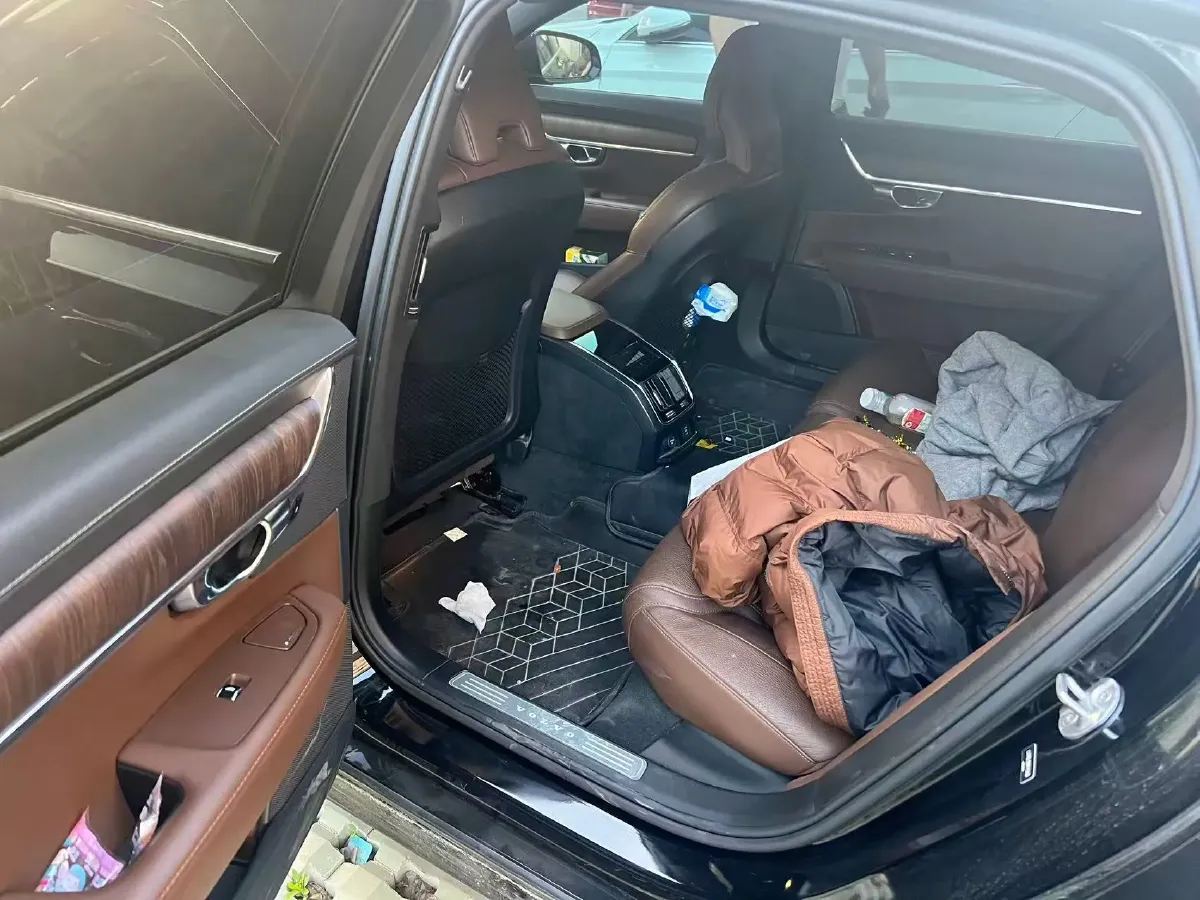 2024 Volvo S90 2.0T 250HP L4 8AT,autocango,china used car exporter,china ev exporter,chinese used car exporter,chinese used ev exporter