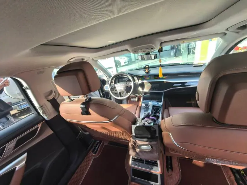 2023 Audi A6L 2.0T 245HP L4 7DCT,autocango,china used car exporter,china ev exporter,chinese used car exporter,chinese used ev exporter