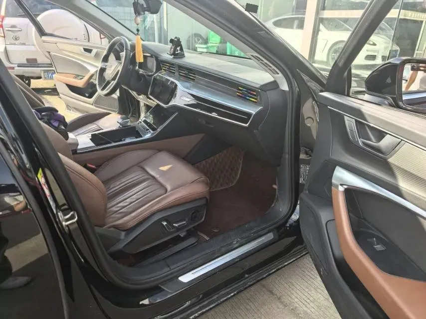 2023 Audi A6L 2.0T 245HP L4 7DCT,autocango,china used car exporter,china ev exporter,chinese used car exporter,chinese used ev exporter