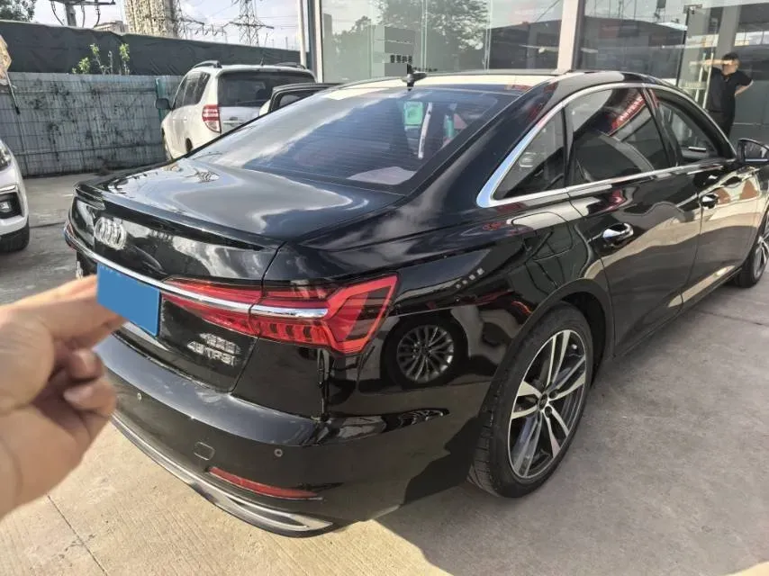 2023 Audi A6L 2.0T 245HP L4 7DCT,autocango,china used car exporter,china ev exporter,chinese used car exporter,chinese used ev exporter