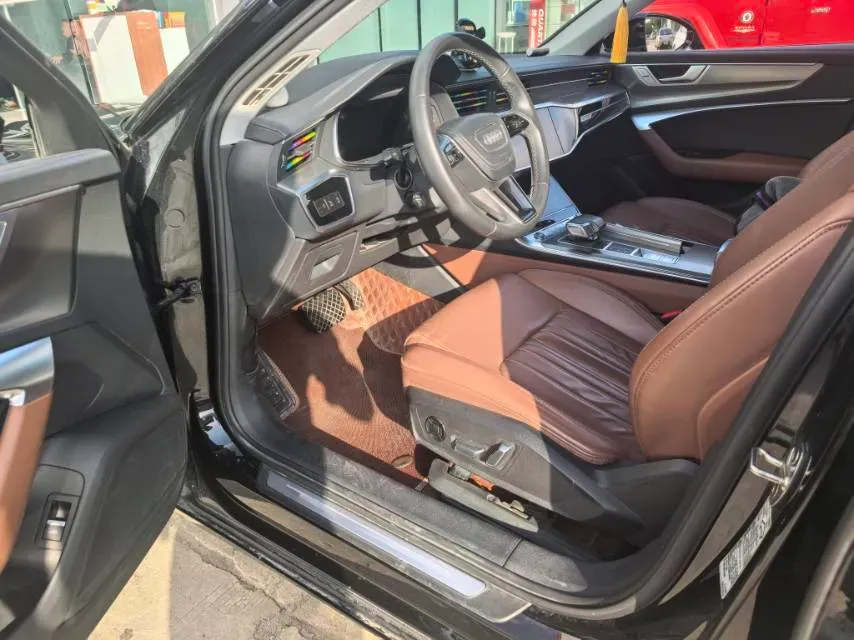 2023 Audi A6L 2.0T 245HP L4 7DCT,autocango,china used car exporter,china ev exporter,chinese used car exporter,chinese used ev exporter