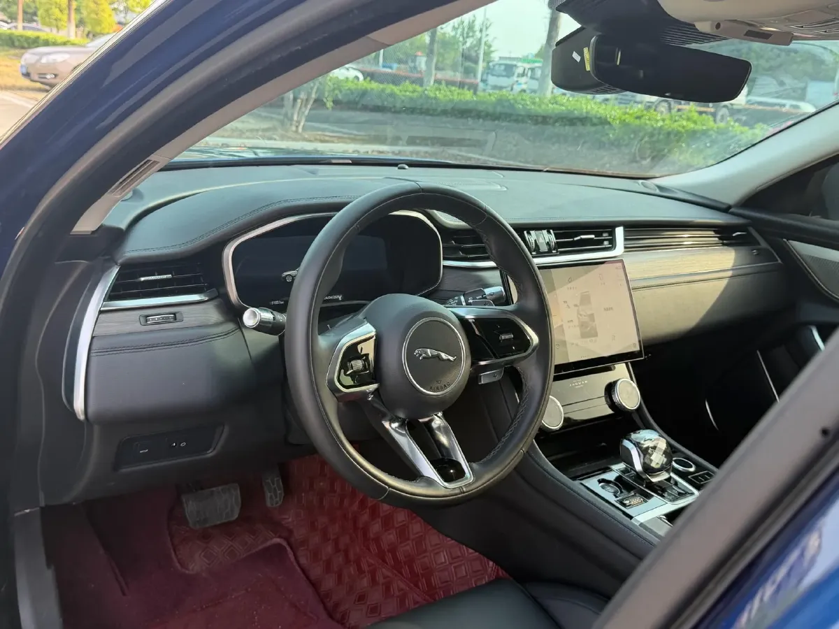 2021 Jaguar XFL 2.0T 200HP L4 8AT,autocango,china used car exporter,china ev exporter,chinese used car exporter,chinese used ev exporter