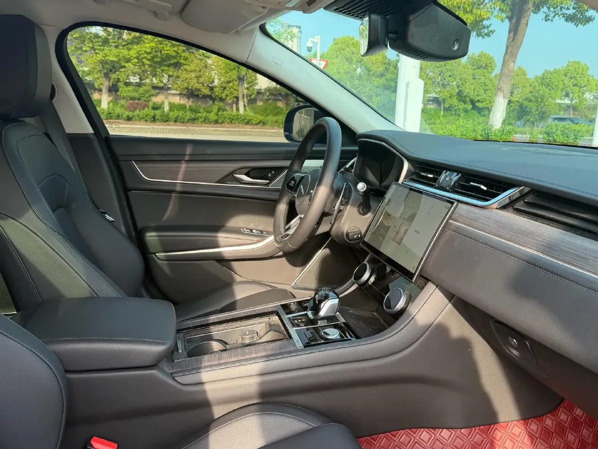 2021 Jaguar XFL 2.0T 200HP L4 8AT,autocango,china used car exporter,china ev exporter,chinese used car exporter,chinese used ev exporter