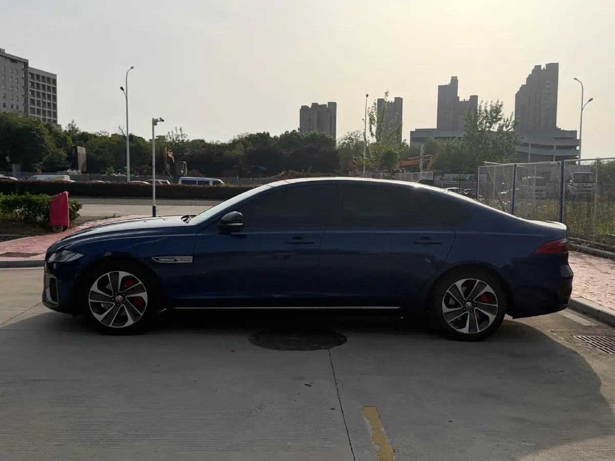 2021 Jaguar XFL 2.0T 200HP L4 8AT,autocango,china used car exporter,china ev exporter,chinese used car exporter,chinese used ev exporter