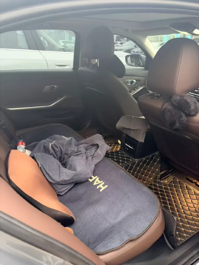 2023 BMW 3 Series 2.0T 156HP L4 8AT,autocango,china used car exporter,china ev exporter,chinese used car exporter,chinese used ev exporter