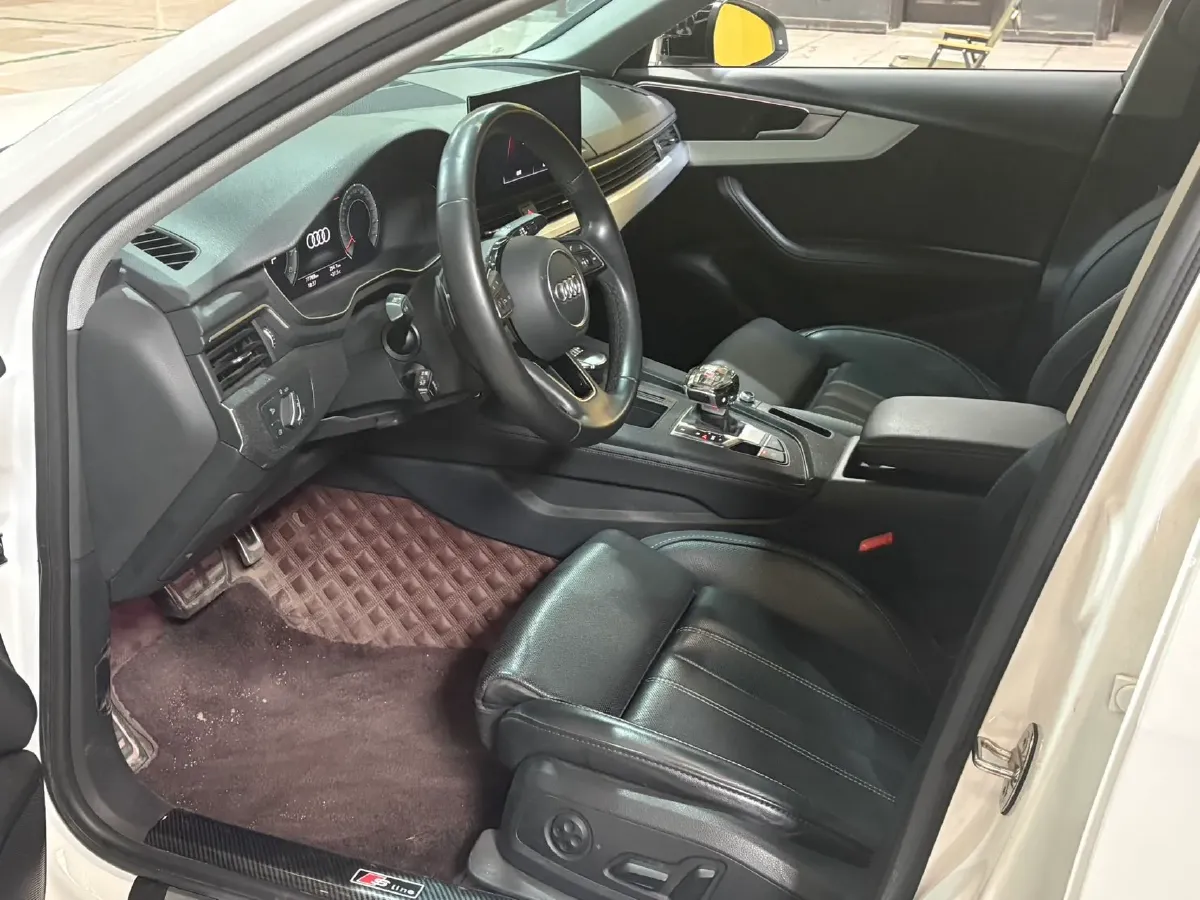 2022 Audi A4L 2.0T 190HP L4 7DCT,autocango,china used car exporter,china ev exporter,chinese used car exporter,chinese used ev exporter