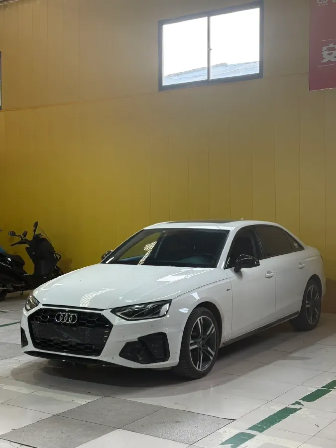2022 Audi A4L 2.0T 190HP L4 7DCT,autocango,china used car exporter,china ev exporter,chinese used car exporter,chinese used ev exporter