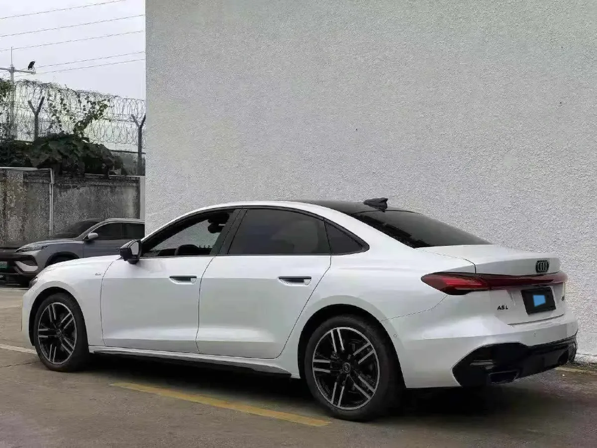 2026 Audi A5L 2.0T 204HP L4 7DCT,autocango,china used car exporter,china ev exporter,chinese used car exporter,chinese used ev exporter