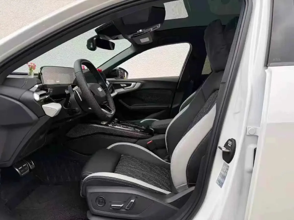 2026 Audi A5L 2.0T 204HP L4 7DCT,autocango,china used car exporter,china ev exporter,chinese used car exporter,chinese used ev exporter