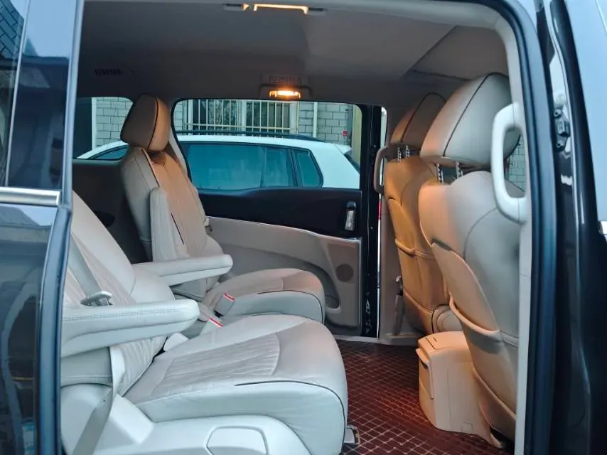 2022 Buick GL8 2.0T 237HP L4 9AT,autocango,china used car exporter,china ev exporter,chinese used car exporter,chinese used ev exporter