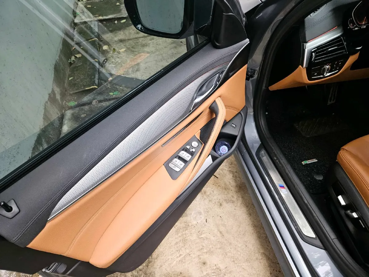 2020 BMW 5 Series 2.0T 184HP L4 8AT,autocango,china used car exporter,china ev exporter,chinese used car exporter,chinese used ev exporter