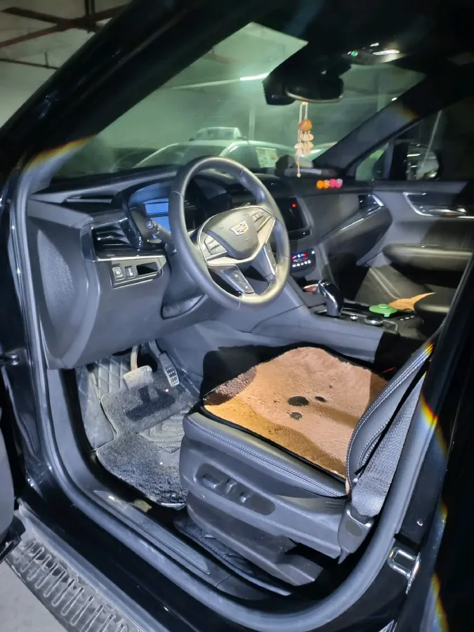 2023 Cadillac XT5 2.0T 237HP L4 9AT,autocango,china used car exporter,china ev exporter,chinese used car exporter,chinese used ev exporter