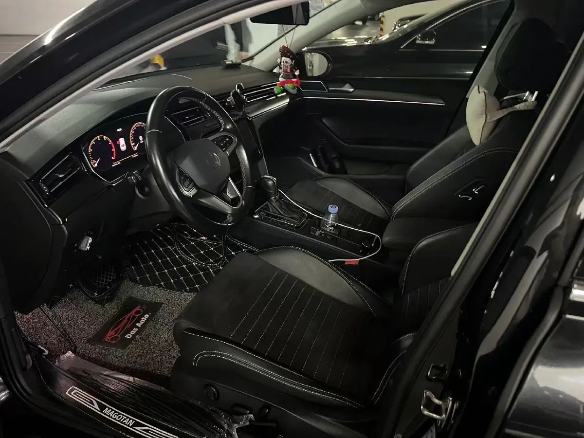2020 Volkswagen Magotan 2.0T 186HP L4 7DCT,autocango,china used car exporter,china ev exporter,chinese used car exporter,chinese used ev exporter