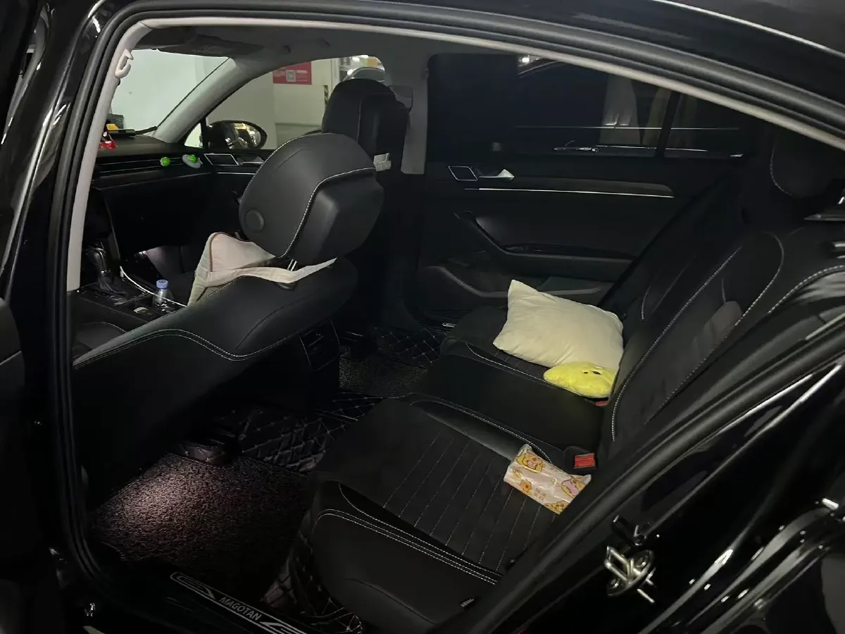 2020 Volkswagen Magotan 2.0T 186HP L4 7DCT,autocango,china used car exporter,china ev exporter,chinese used car exporter,chinese used ev exporter