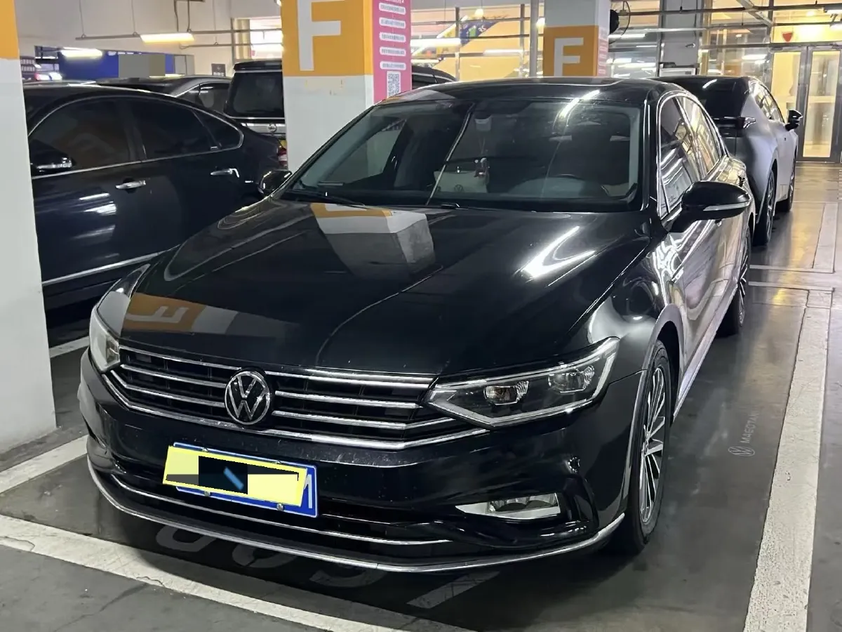 2020 Volkswagen Magotan 2.0T 186HP L4 7DCT,autocango,china used car exporter,china ev exporter,chinese used car exporter,chinese used ev exporter